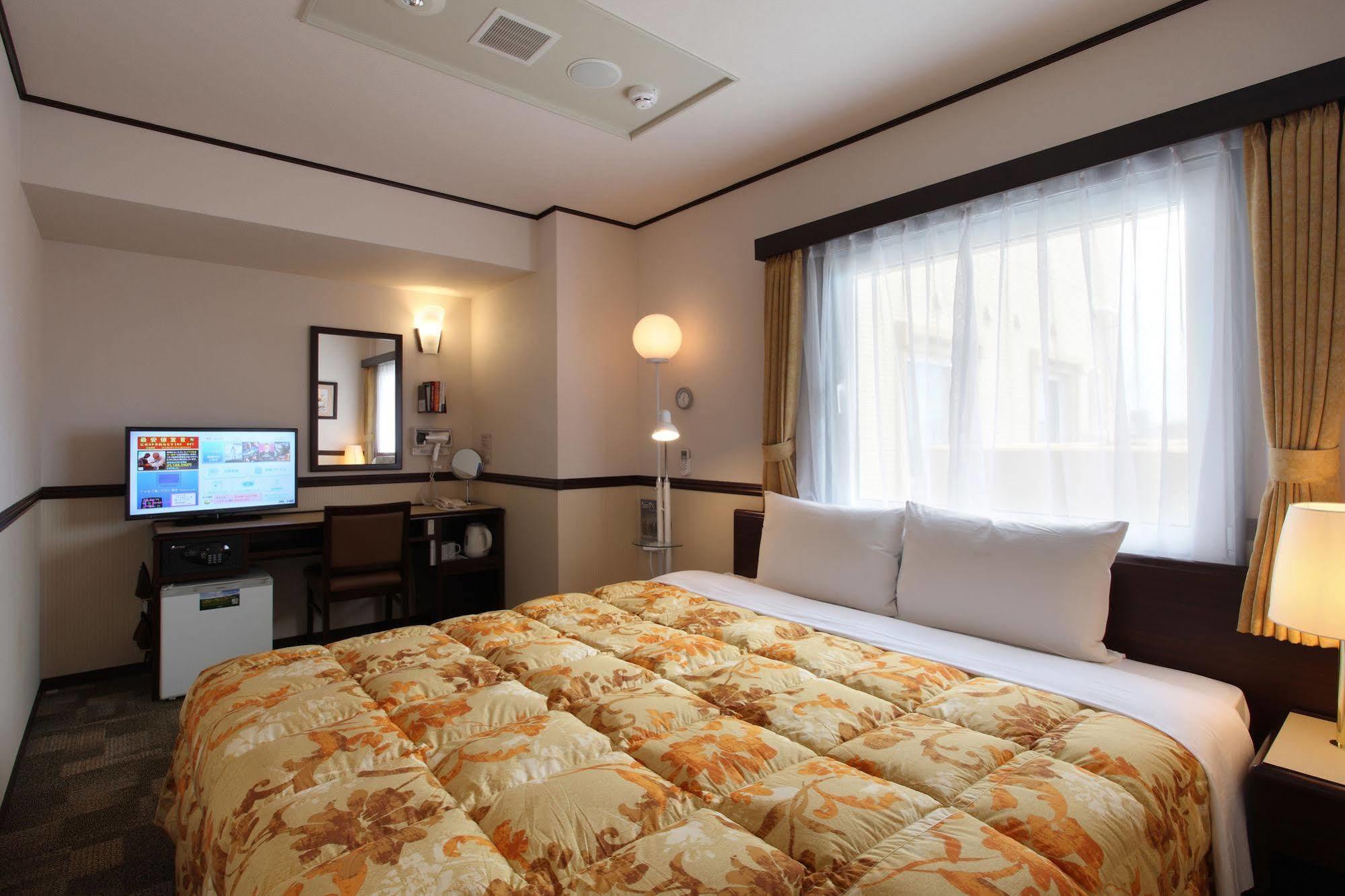 Toyoko Inn Chiba Makuhari Eksteriør billede